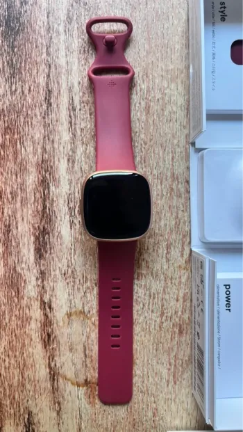 Gebrauchtes Fitbit Versa 4 bike — Bild 2 von 6