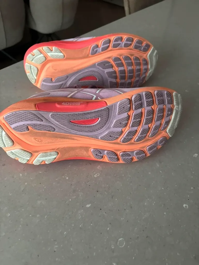 Tweedehands Asics hardloopschoenen bike — afbeelding 2 van 4