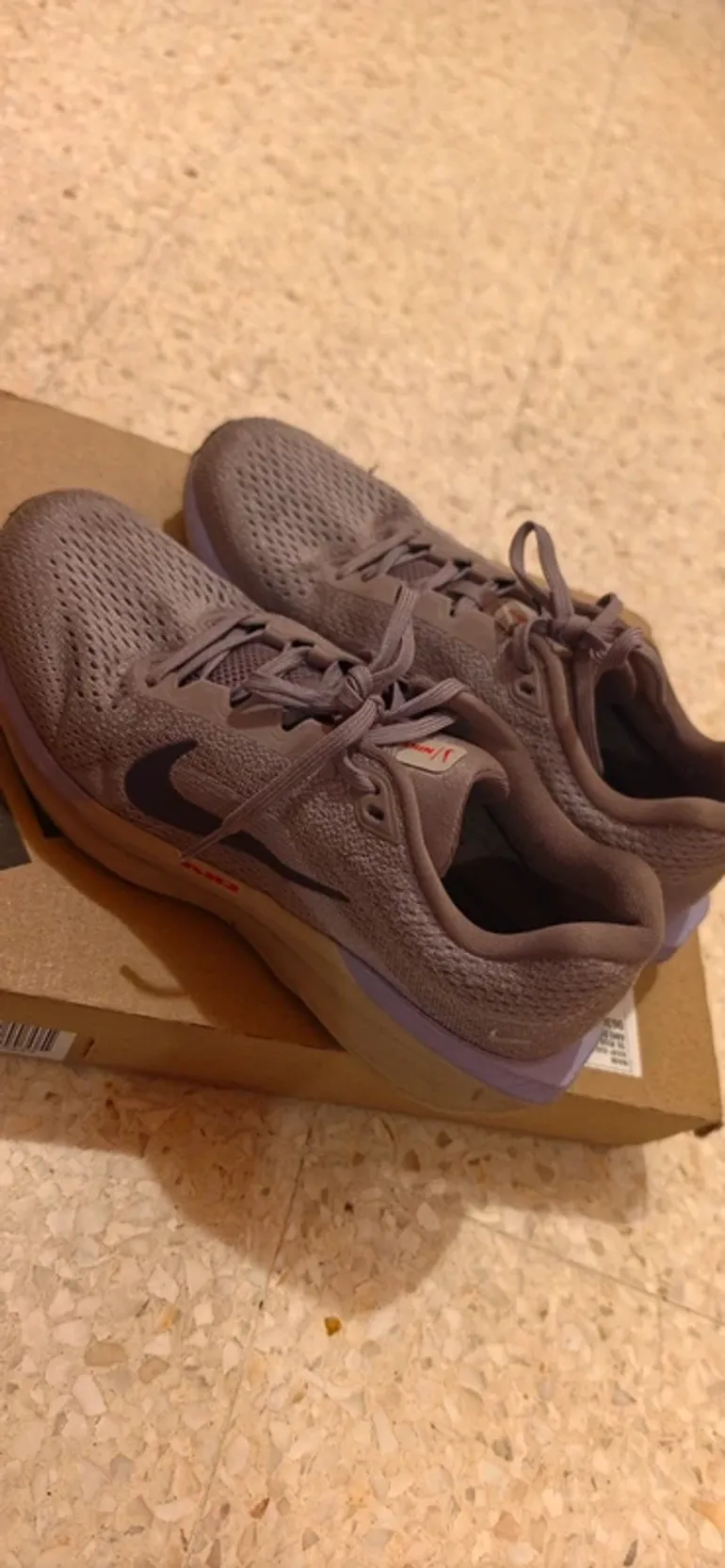 Nike Performance Running Shoes T40 bike d'occasion — image 2 sur 3