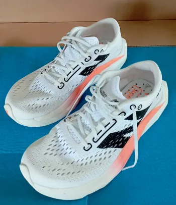 Used New Balance FuelCell Super Comp Pacer V2 bike — image 4 of 9