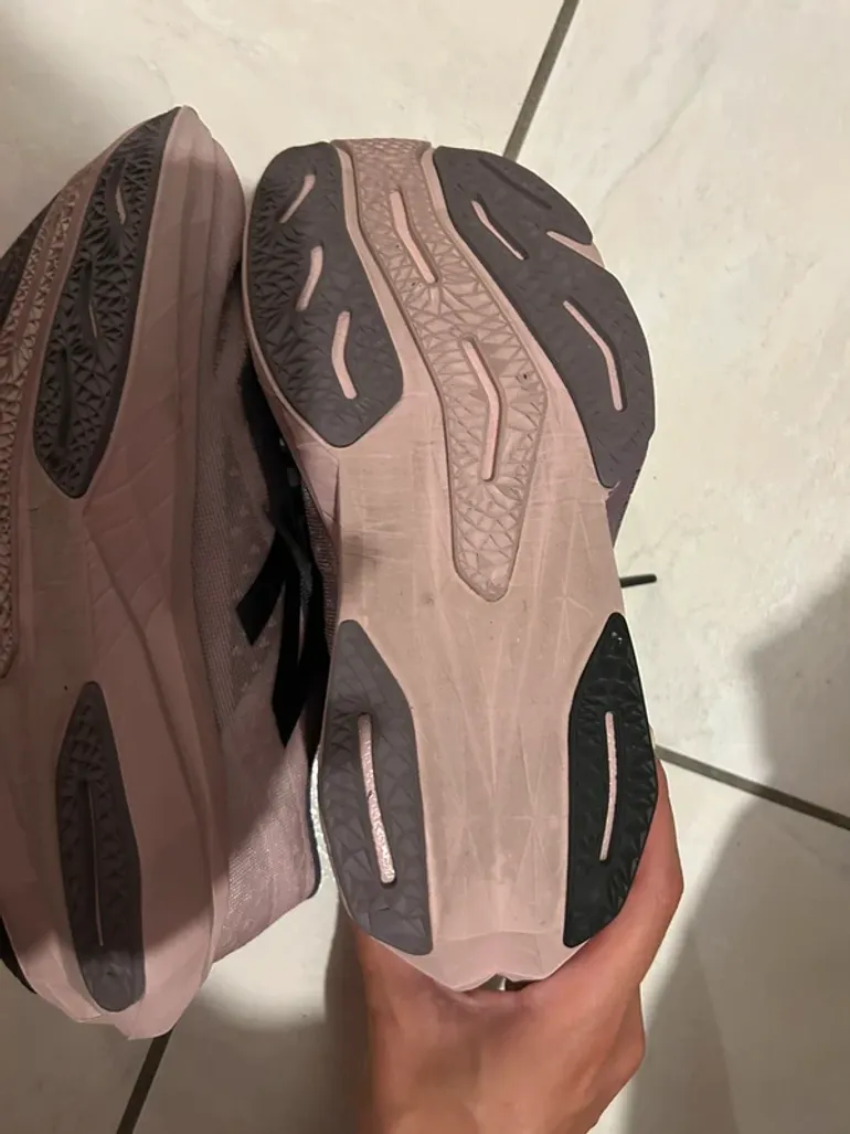 Used New Balance Rebel V4 bike — image 5 of 5