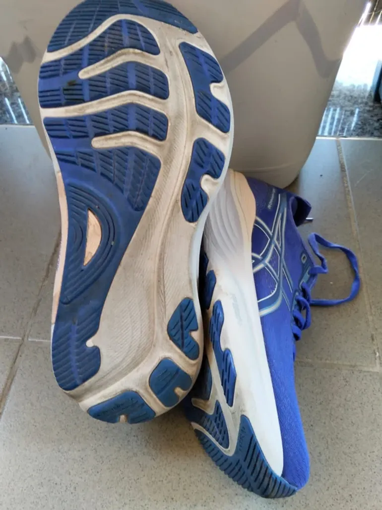 Scarpa Gel-Kayano 32 bike d'occasion — image 2 sur 5