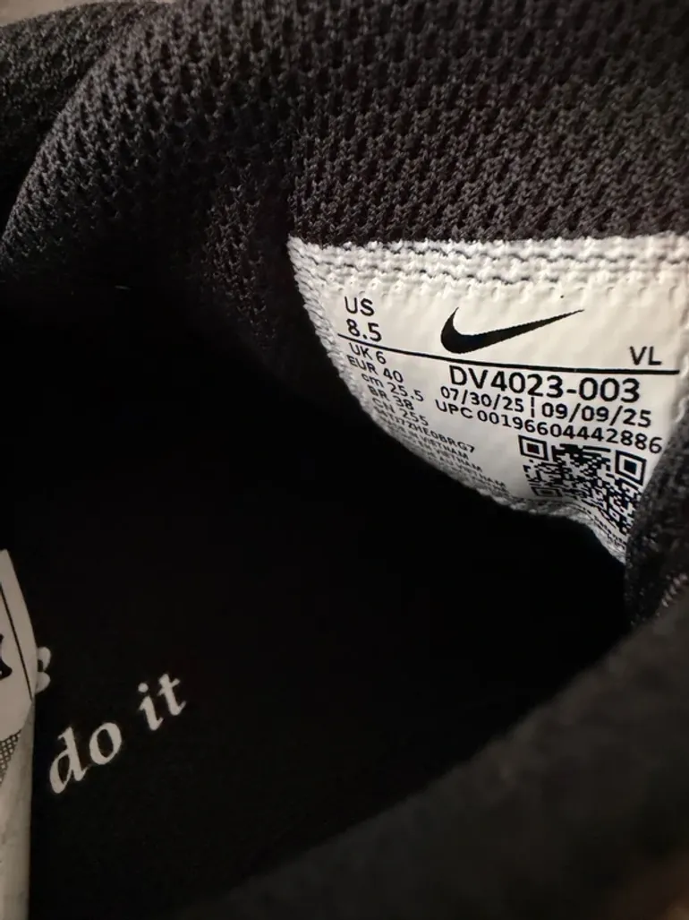 Gebrauchtes White Nike Air Winflo 10 bike — Bild 6 von 8