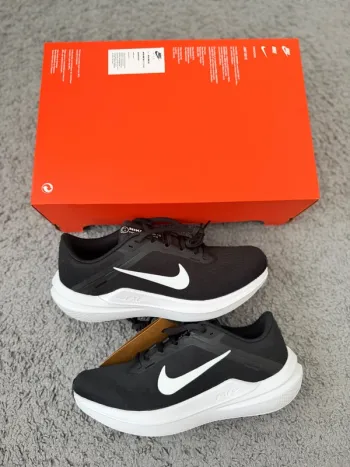 Gebrauchtes White Nike Air Winflo 10 bike