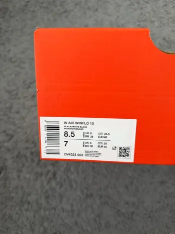 Gebrauchtes White Nike Air Winflo 10 bike — Bild 8 von 8