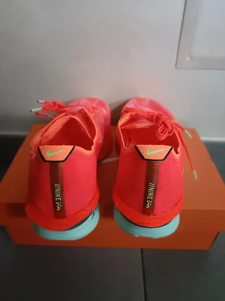Scarpa Vaporfly Next% 4 bike usato — immagine 4 di 8