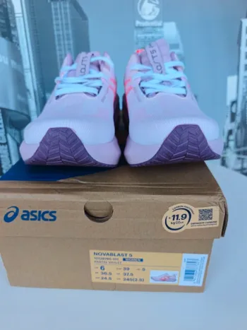 Tweedehands Asics Novablast 5 bike — afbeelding 5 van 11