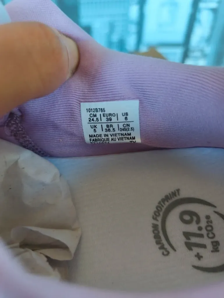 Tweedehands Asics Novablast 5 bike — afbeelding 4 van 11