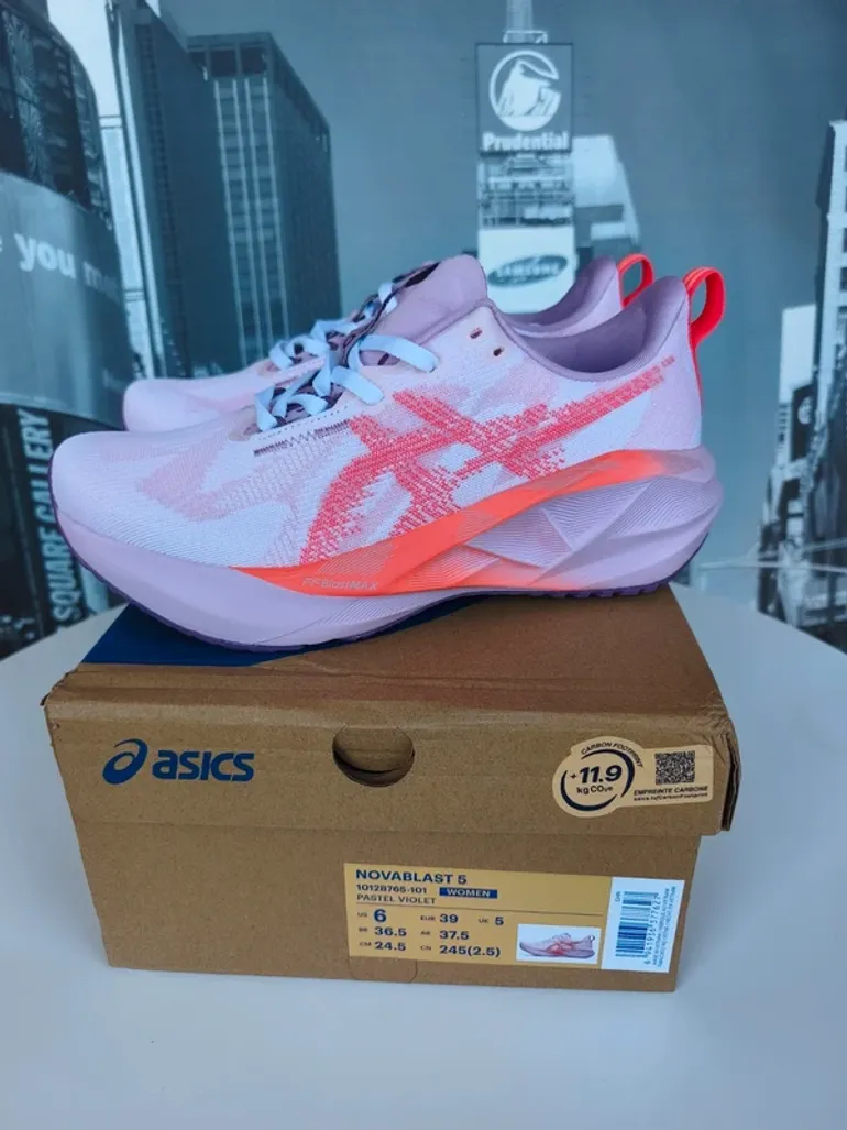Tweedehands Asics Novablast 5 bike — afbeelding 7 van 11