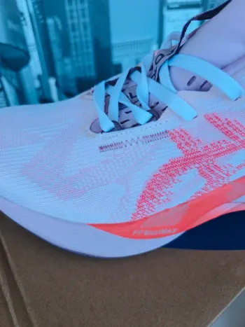 Tweedehands Asics Novablast 5 bike — afbeelding 10 van 11