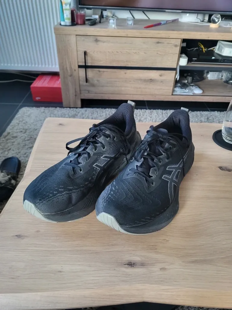 Brugt Asics Novablast 4 bike — billede 2 af 6