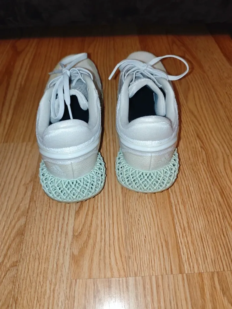 Tweedehands Adidas Run 4D 1.0 LTD Parley bike — afbeelding 3 van 6