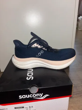 Used Saucony Triumph 23 bike — image 3 of 6