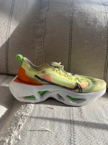 Orange Nike ZoomX Vista Grind 2019 bike d'occasion — image 3 sur 8