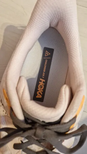 Used Hoka Challenger 7 GTX bike — image 7 of 12