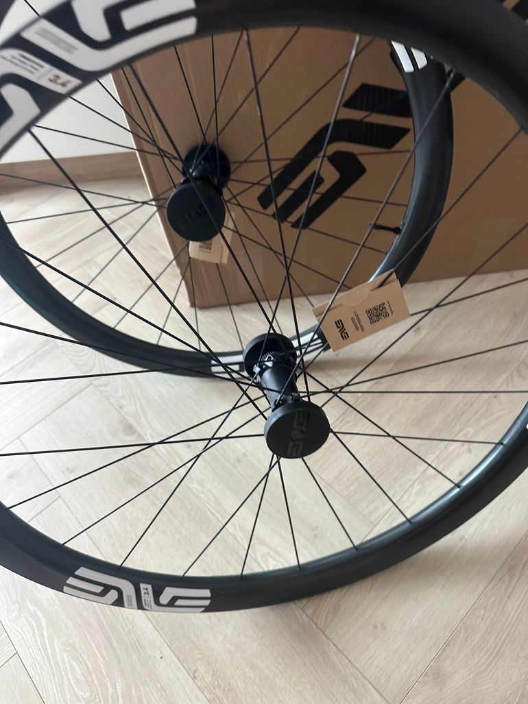 Brugt Enve SES 3.4 Innerdrive Wheelset 2025 bike — billede 2 af 7