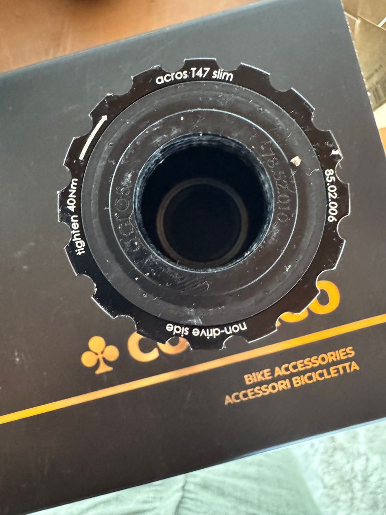 Brugt Acros T47 Slim Bottom Bracket 2025 bike — billede 2 af 3