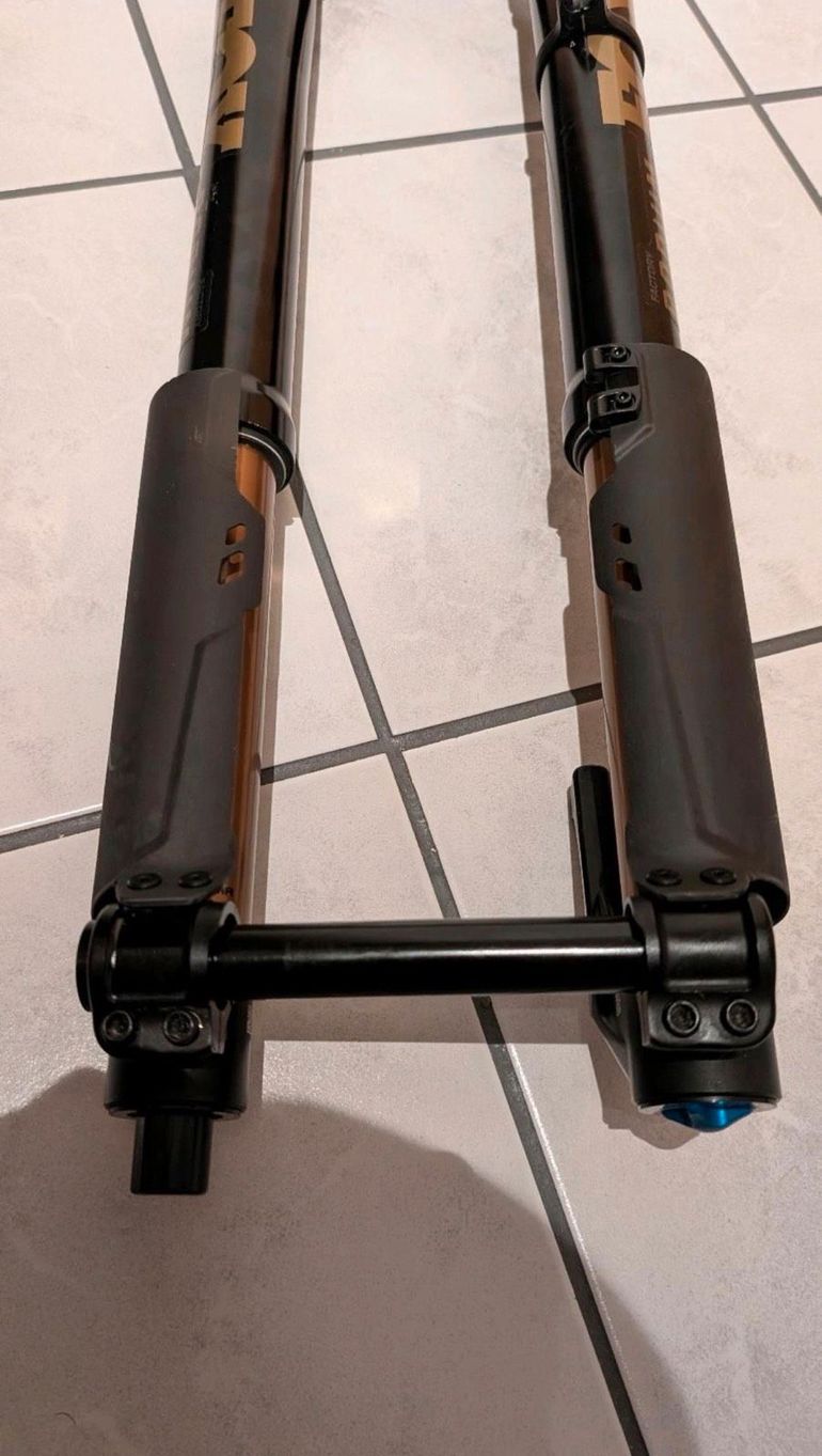 Brugt Fox Podium Grip X2 2026 bike — billede 4 af 10