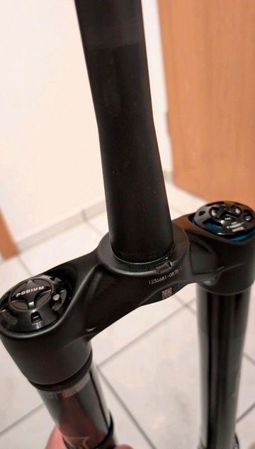 Tweedehands Fox Podium Grip X2 2026 bike — afbeelding 6 van 10