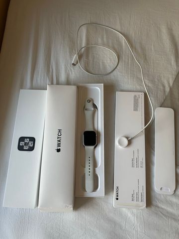 Used apple Watch SE 2022 Electronics