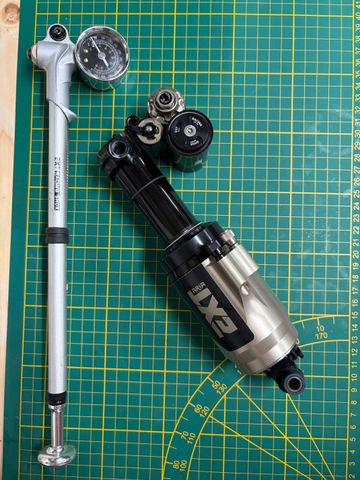 Gebrauchtes Ext Aria 205x60mm Rear Suspension