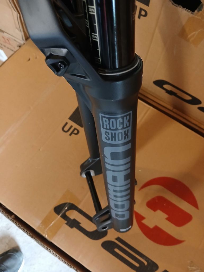 Brugt RockShox Domain R Fork 2025 bike — billede 8 af 9