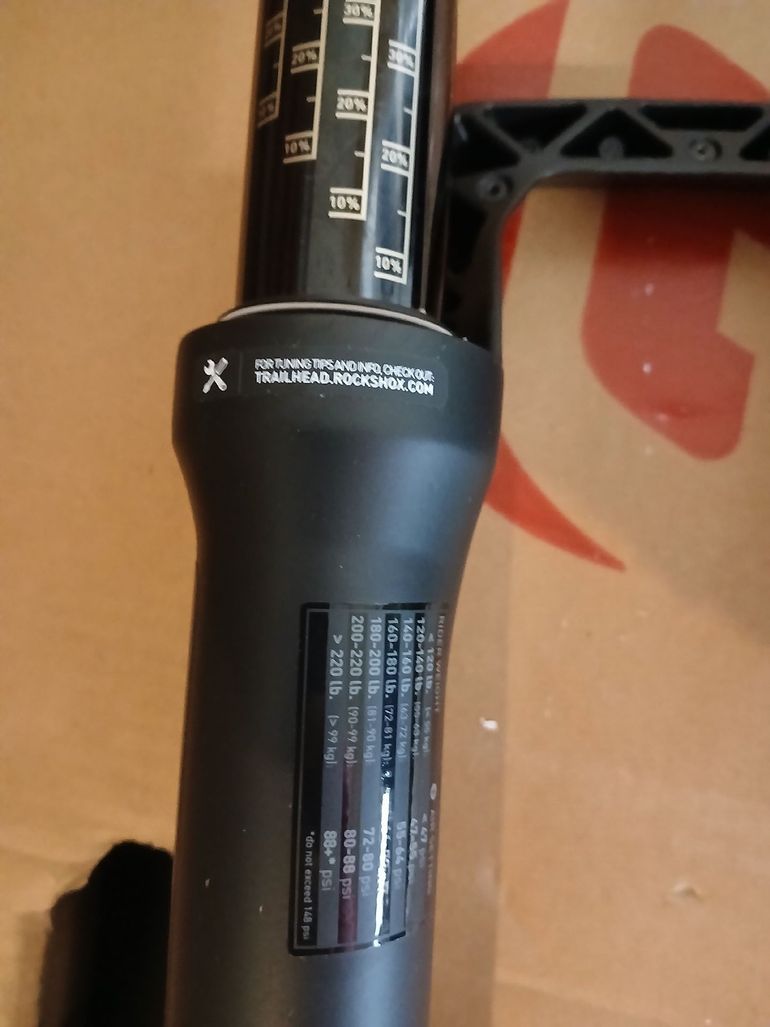 Brugt RockShox Domain R Fork 2025 bike — billede 4 af 9