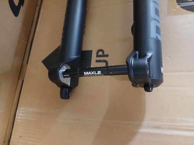 Brugt RockShox Domain R Fork 2025 bike — billede 3 af 9