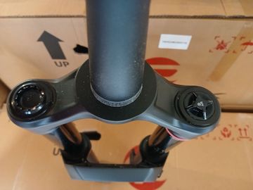 Brugt RockShox Domain R Fork 2025 bike — billede 7 af 9