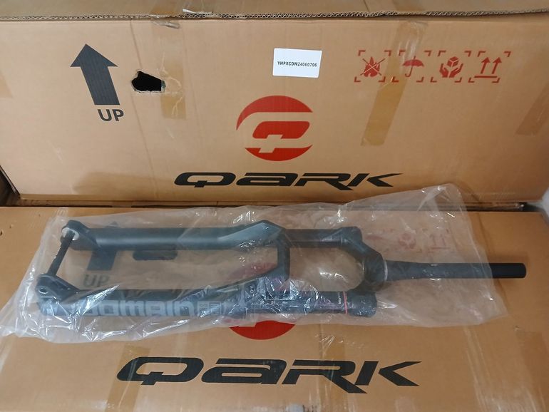 Brugt RockShox Domain R Fork 2025 bike — billede 2 af 9
