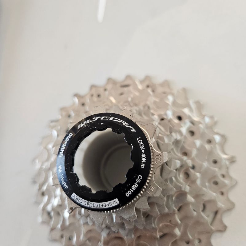 Gebrauchtes Shimano Ultegra CS-R8100 2026 Drivetrain & Pedals