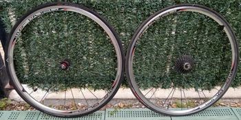 Most Duel Road Wheels + Campagnolo 10v Cassette bike d'occasion
