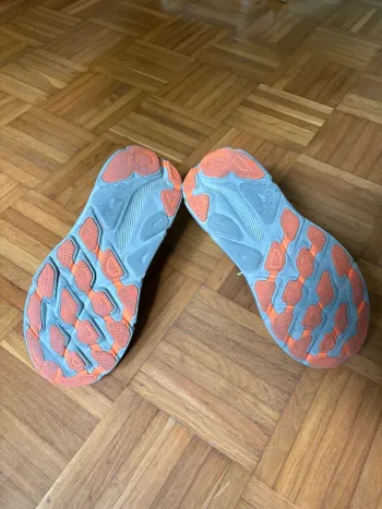 Tweedehands Hoka Clifton 9 GTX bike — afbeelding 4 van 6