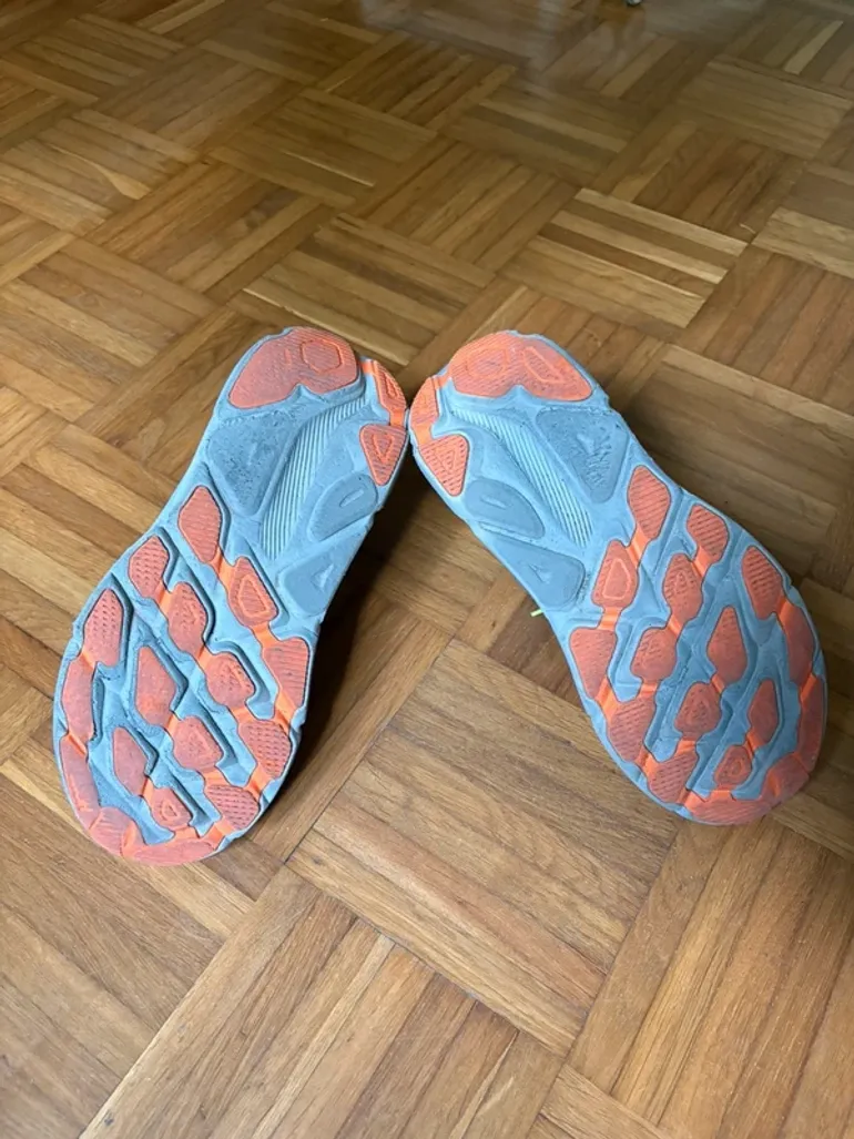 Tweedehands Hoka Clifton 9 GTX bike — afbeelding 4 van 6
