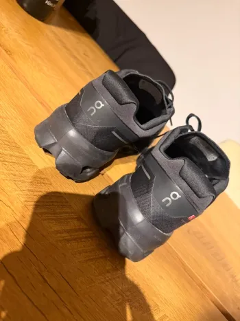 Used On Running ON Schuhe Gr.44 bike — image 3 of 4