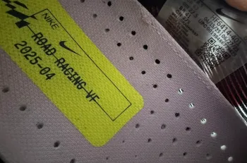 Tweedehands Nike Zoomx Vaporfly 4 bike — afbeelding 13 van 13