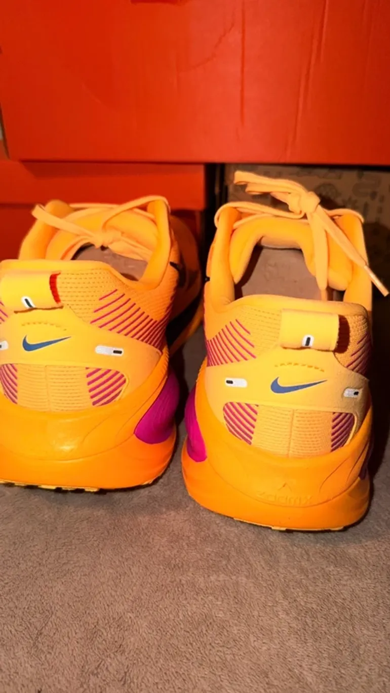 Tweedehands Nike Vomero 18 bike — afbeelding 3 van 5