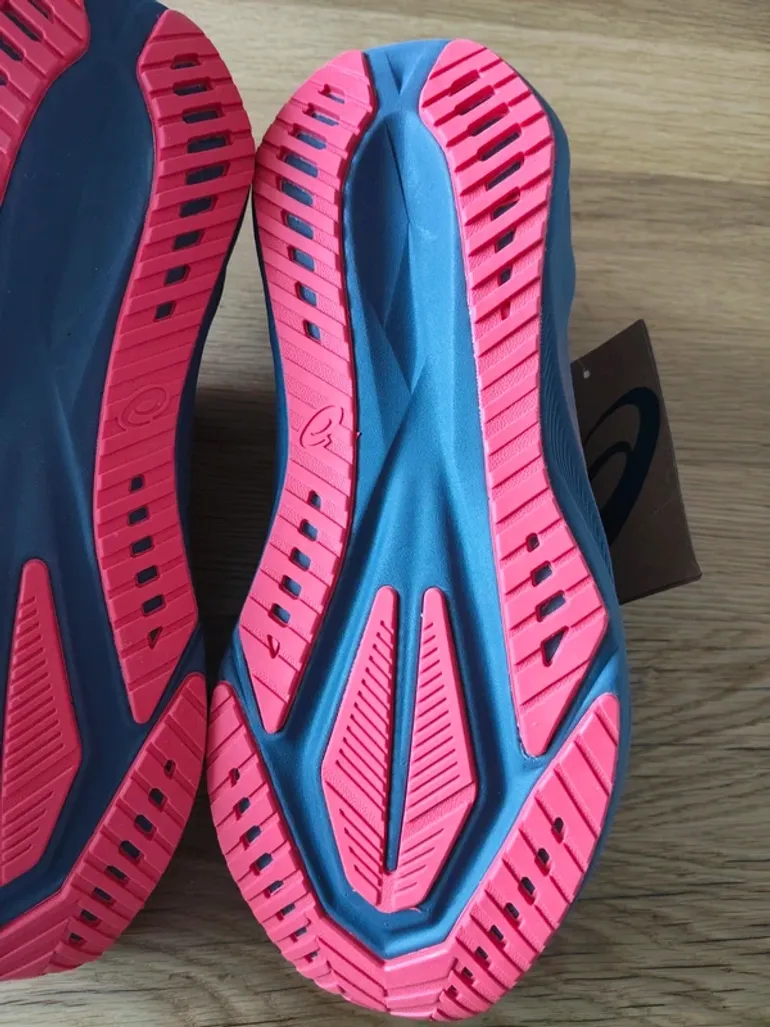 Gebrauchtes Asics Novablast 5 bike — Bild 10 von 12