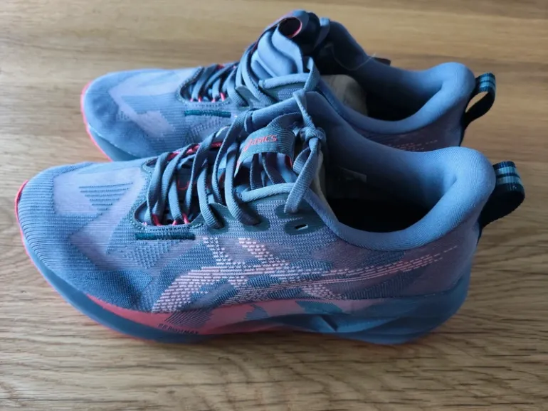 Gebrauchtes Asics Novablast 5 bike — Bild 7 von 12