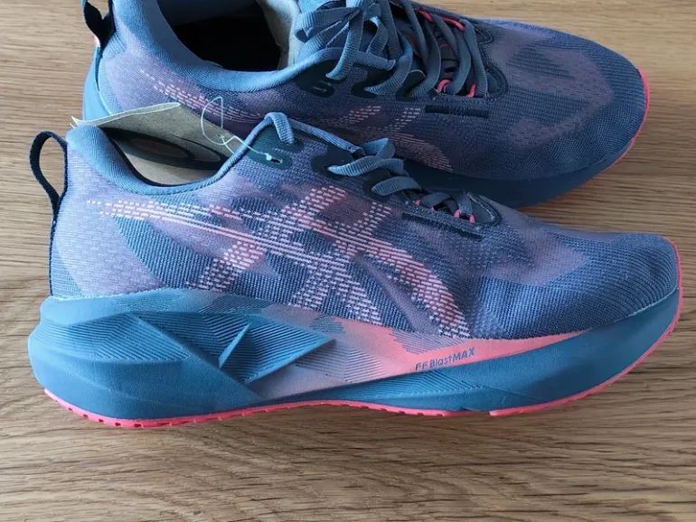 Gebrauchtes Asics Novablast 5 bike — Bild 5 von 12