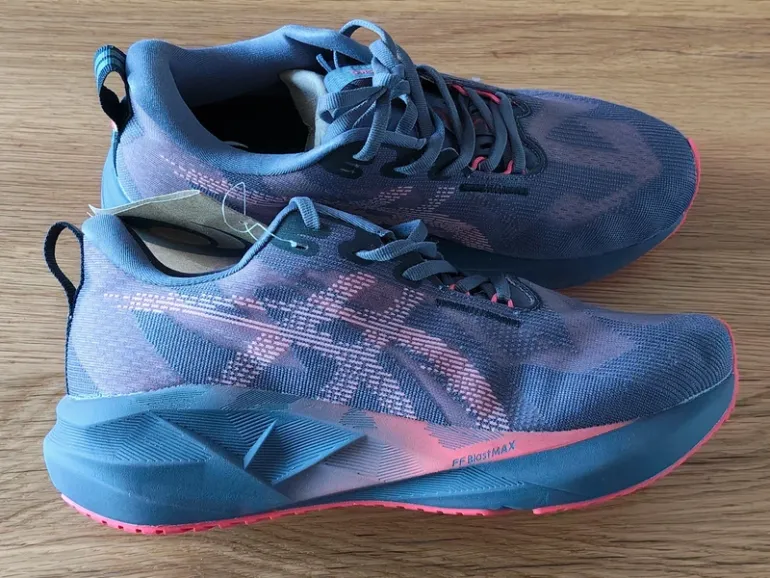 Gebrauchtes Asics Novablast 5 bike — Bild 3 von 12
