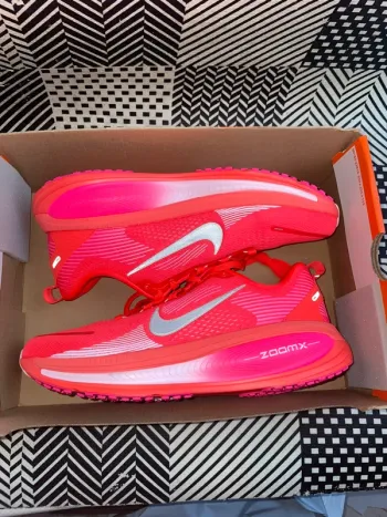 Nike Vomero 18 bike usato