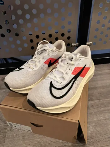 Used Nike Zoom Fly 5 Ekiden bike