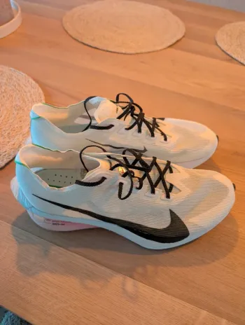 Brugt Nike Vaporfly 4 bike — billede 2 af 9