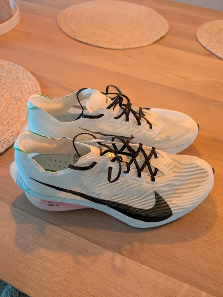 Brugt Nike Vaporfly 4 bike — billede 2 af 9