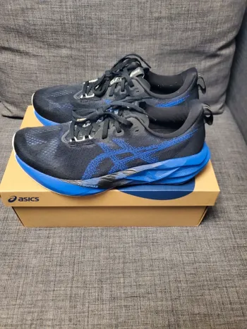 Brugt Asics Novablast 5 bike — billede 8 af 12
