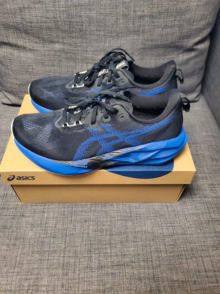 Brugt Asics Novablast 5 bike — billede 8 af 12