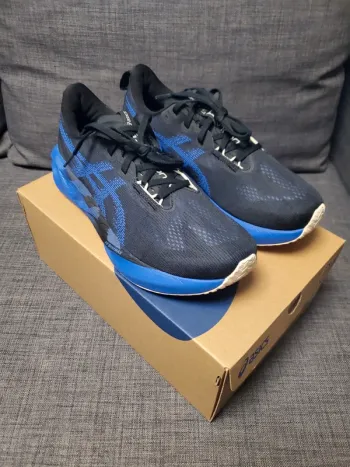 Brugt Asics Novablast 5 bike — billede 3 af 12
