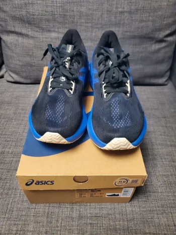 Brugt Asics Novablast 5 bike — billede 2 af 12