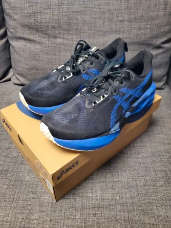 Używany Asics Novablast 5 bike